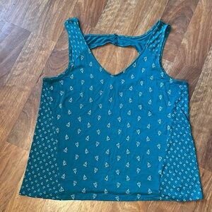 Like new Old Navy teal print v-neck tank top
